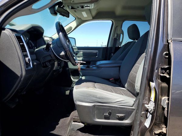 2017 RAM 1500 SLT