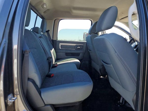 2017 RAM 1500 SLT