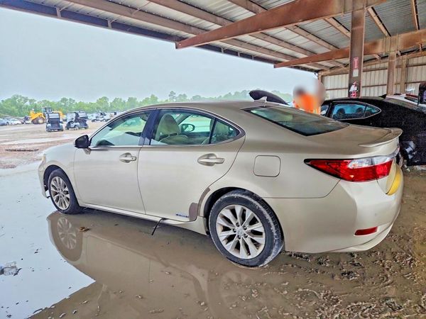 2013 LEXUS ES 300h