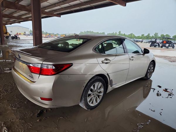 2013 LEXUS ES 300h