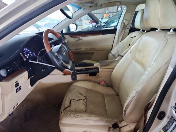 2013 LEXUS ES 300h
