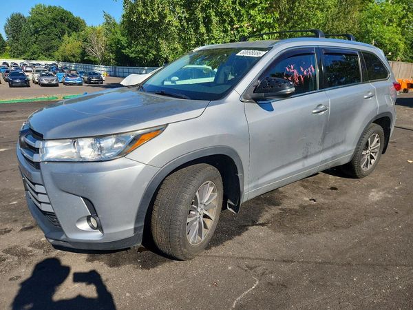 2017 TOYOTA HIGHLANDER SE/XLE