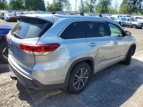 2017 TOYOTA HIGHLANDER SE/XLE