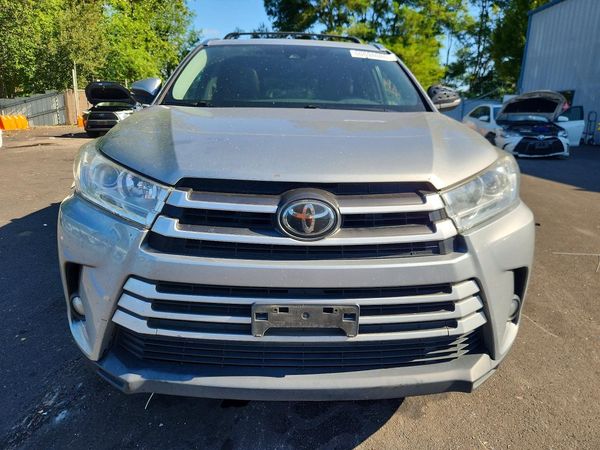 2017 TOYOTA HIGHLANDER SE/XLE
