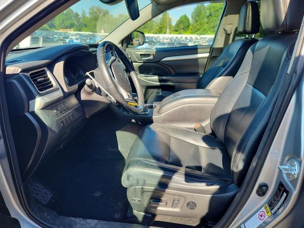 2017 TOYOTA HIGHLANDER SE/XLE