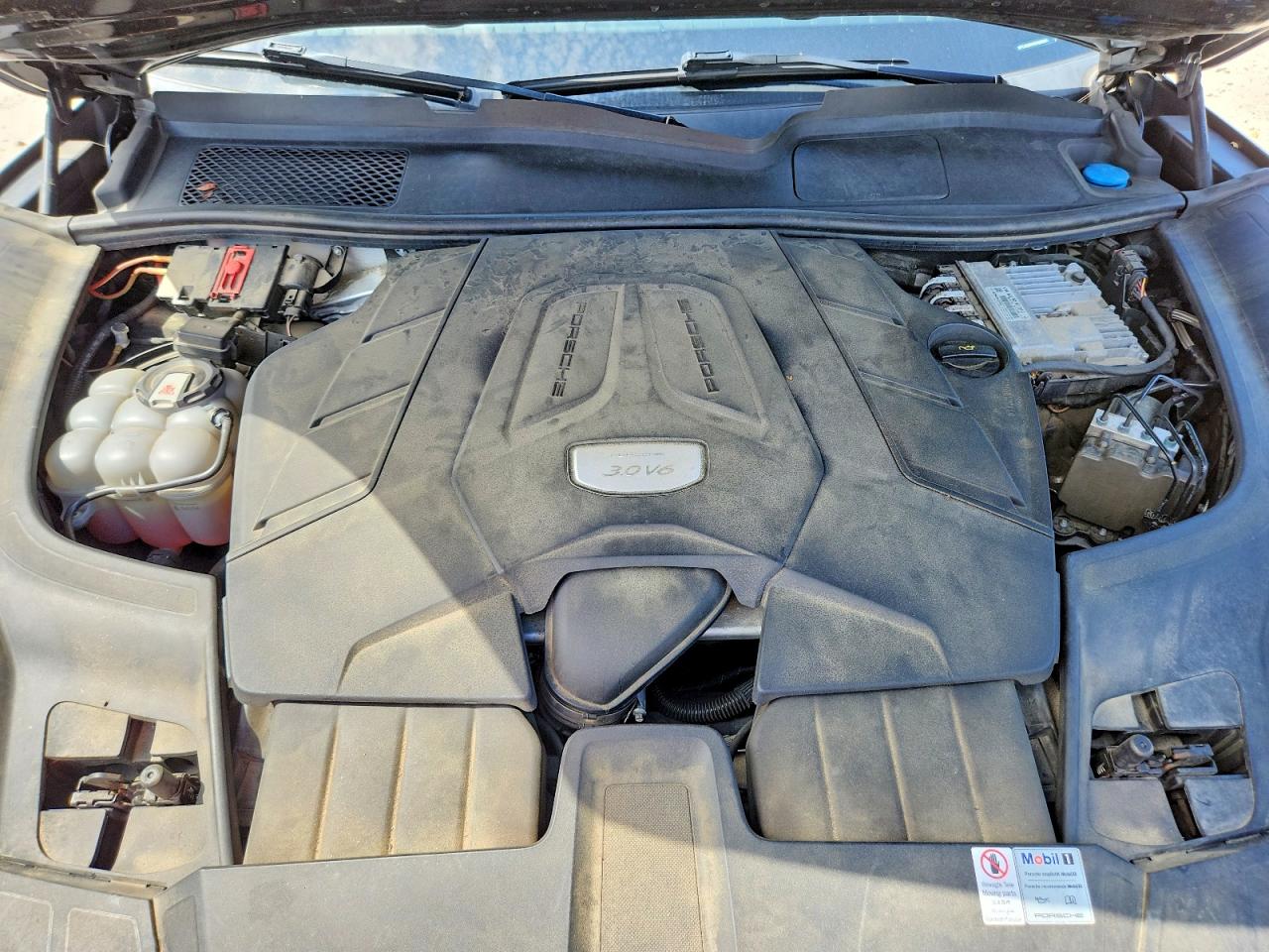 2019 PORSCHE CAYENNE
