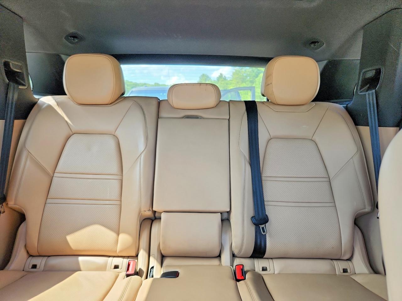 2019 PORSCHE CAYENNE