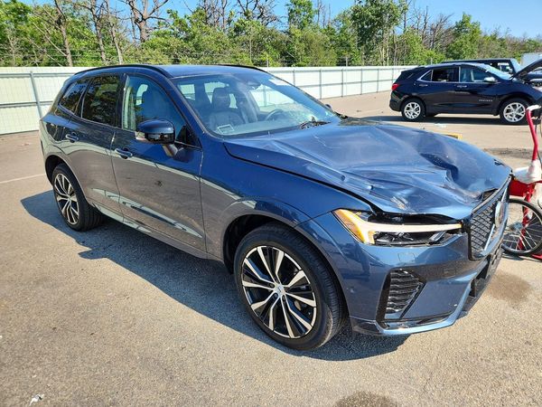 2024 VOLVO XC60 Plus Dark