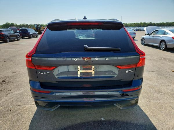 2024 VOLVO XC60 Plus Dark