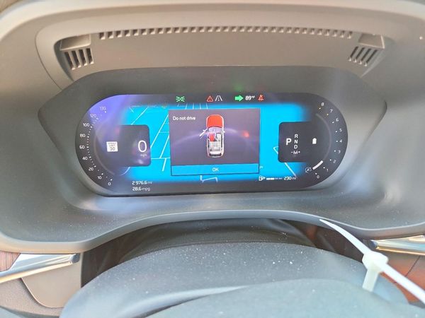 2024 VOLVO XC60 Plus Dark