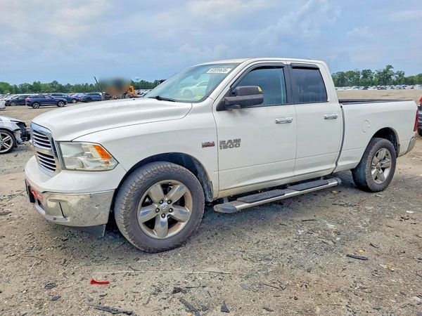 2015 RAM 1500 SLT