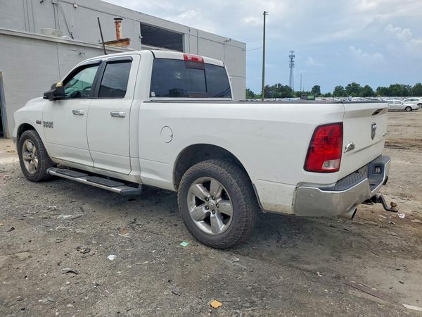 2015 RAM 1500 SLT