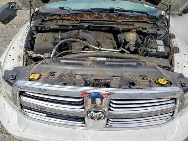 2015 RAM 1500 SLT