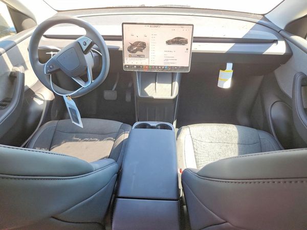 2026 TESLA MODEL Y