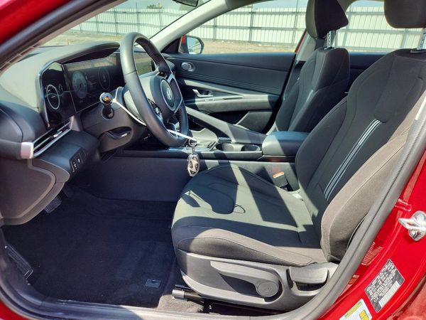 2024 HYUNDAI ELANTRA SEL w/ Convenience Pkg