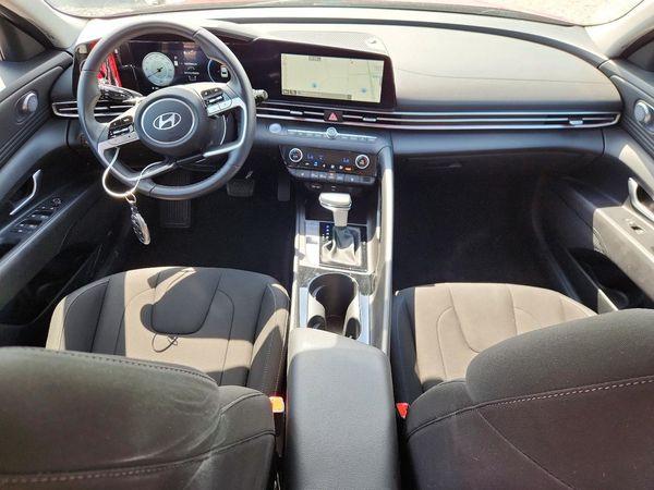 2024 HYUNDAI ELANTRA SEL w/ Convenience Pkg
