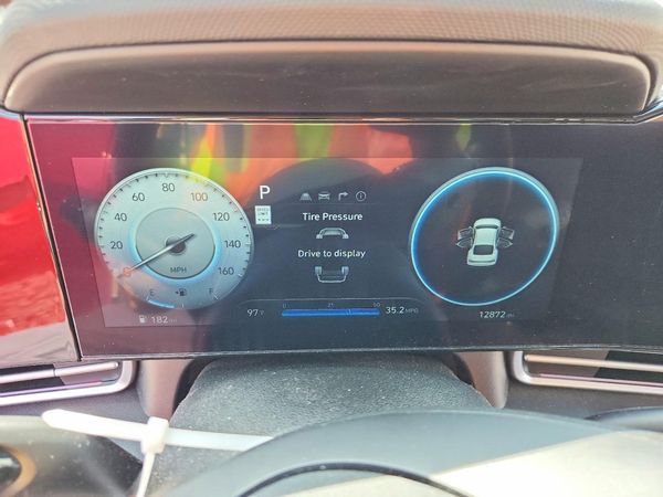 2024 HYUNDAI ELANTRA SEL w/ Convenience Pkg