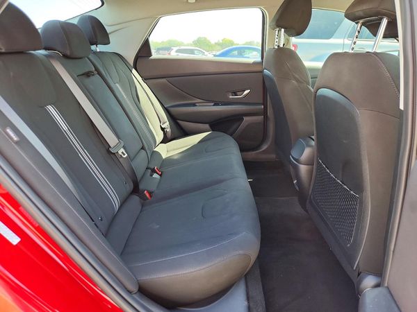 2024 HYUNDAI ELANTRA SEL w/ Convenience Pkg