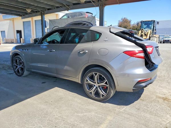 2019 MASERATI LEVANTE Sport