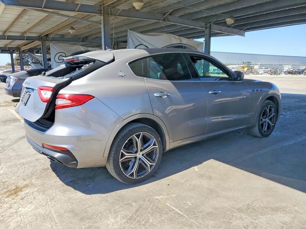 2019 MASERATI LEVANTE Sport