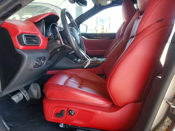 2019 MASERATI LEVANTE Sport
