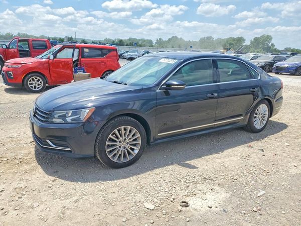 2017 VOLKSWAGEN PASSAT SE