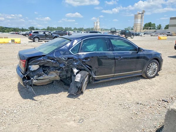 2017 VOLKSWAGEN PASSAT SE
