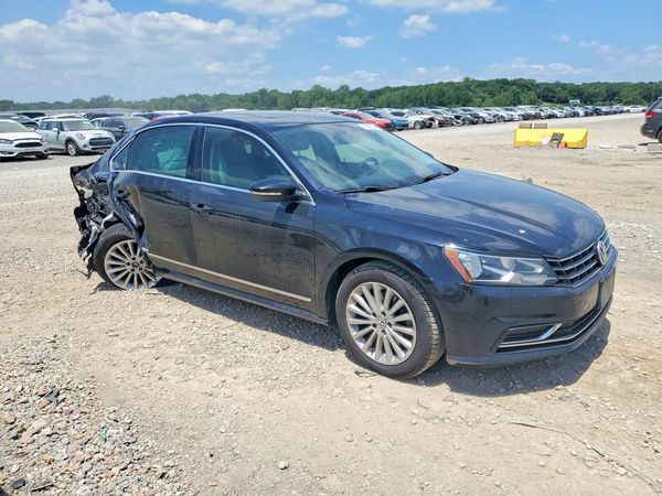 2017 VOLKSWAGEN PASSAT SE