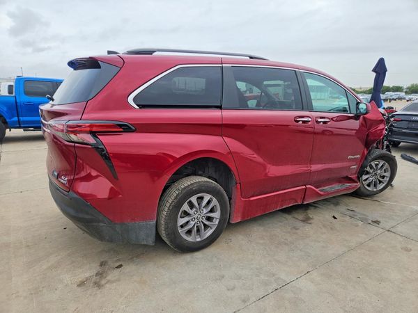 2021 TOYOTA SIENNA