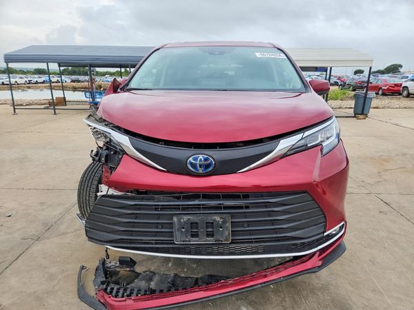 2021 TOYOTA SIENNA