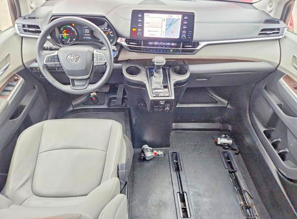2021 TOYOTA SIENNA