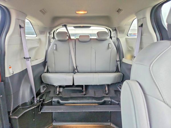2021 TOYOTA SIENNA