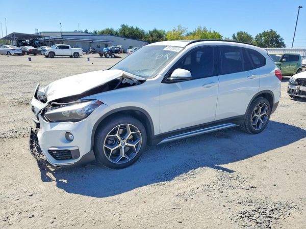 2017 BMW X1 sDrive28i — Front 3/4