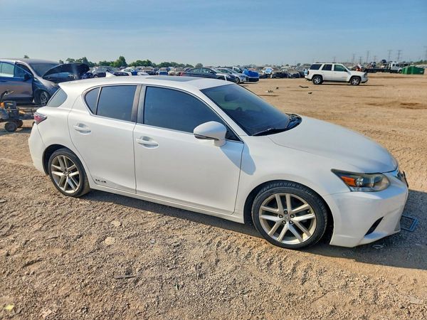 2014 LEXUS CT 200h — Passenger 3/4