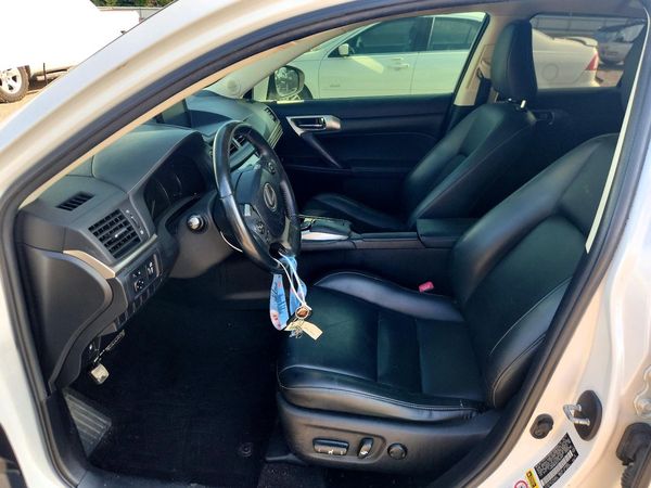 2014 LEXUS CT 200h — DENT