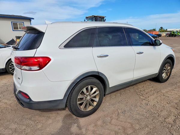 2017 KIA SORENTO L, LX