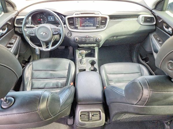 2017 KIA SORENTO L, LX