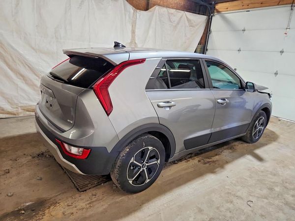 2025 KIA NIRO