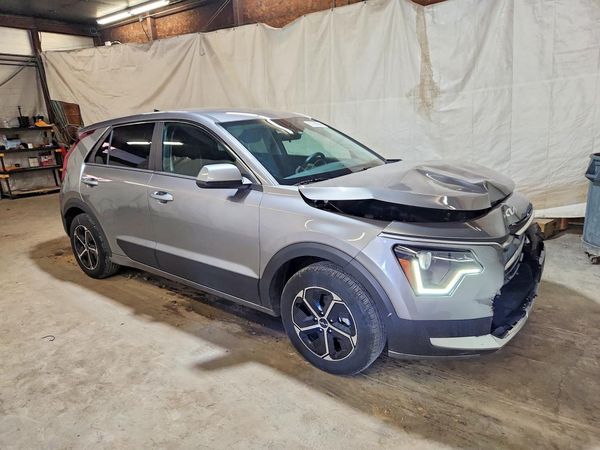 2025 KIA NIRO