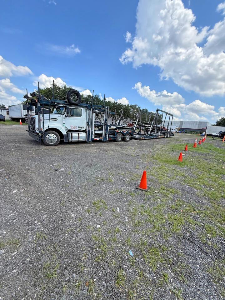 2012 VOLVO VAH