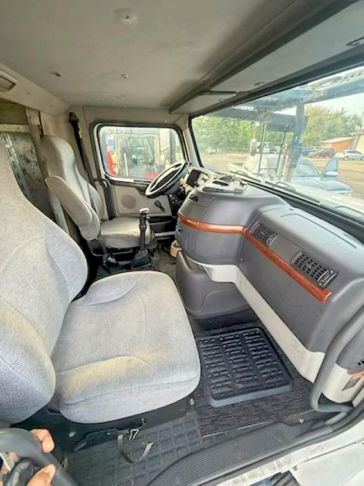 2012 VOLVO VAH
