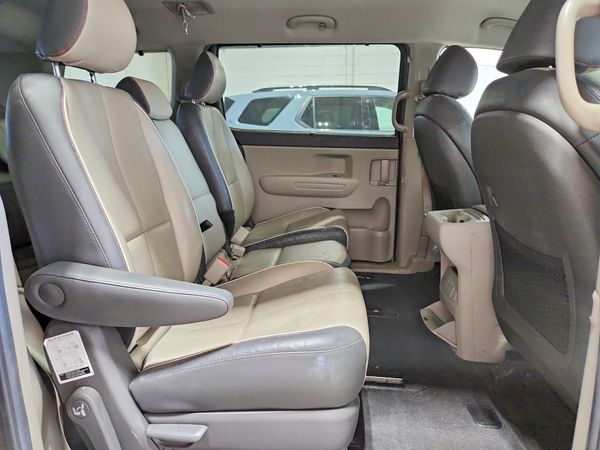 2016 KIA SEDONA LX