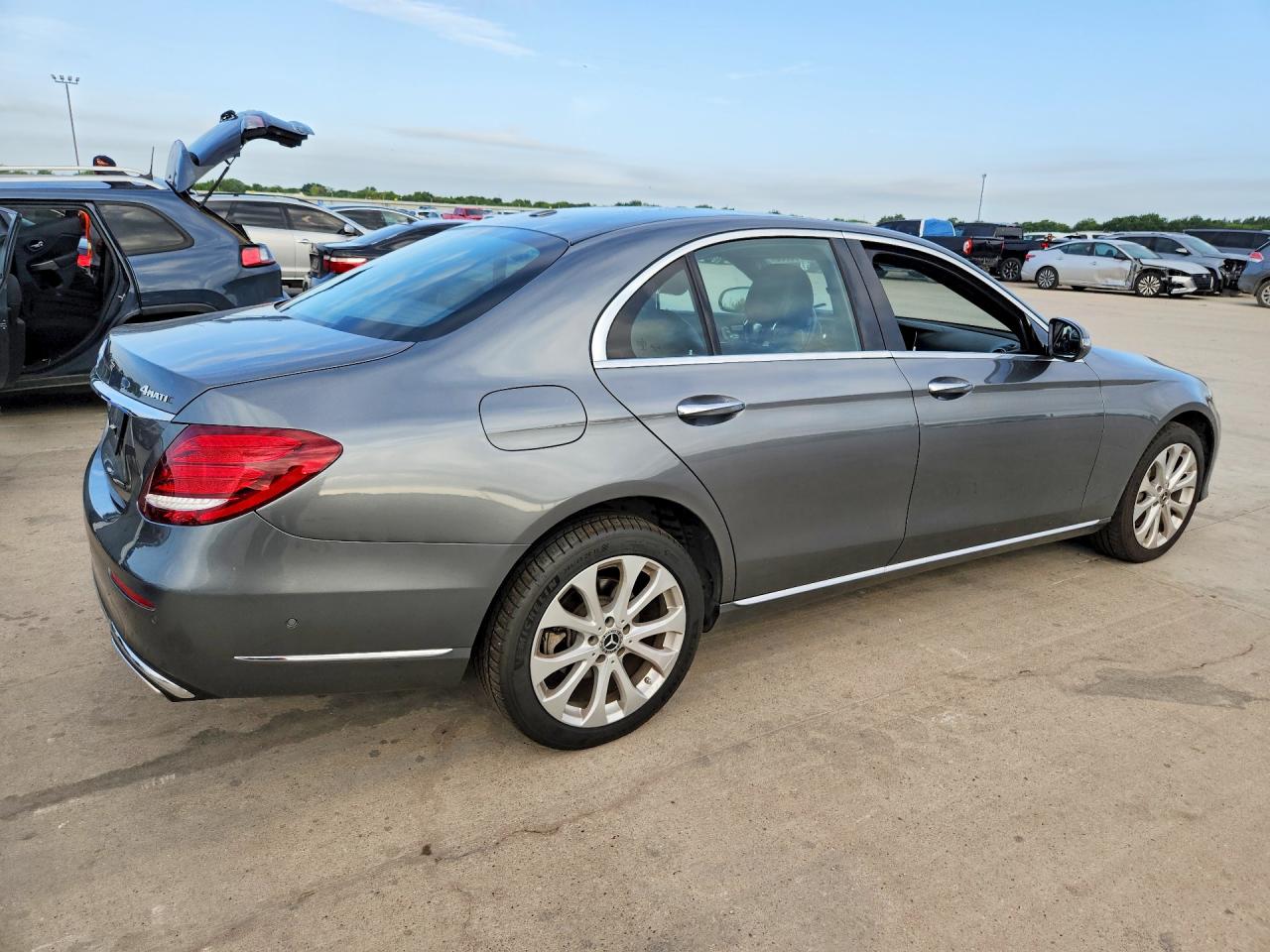 2017 MERCEDES-BENZ E E300-4M