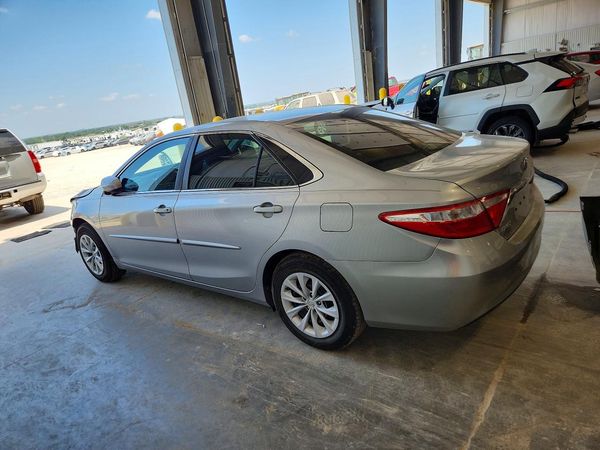 2015 TOYOTA CAMRY
