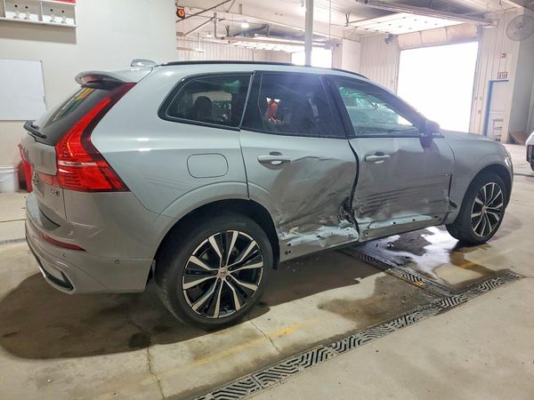 2025 VOLVO XC60 Plus Dark