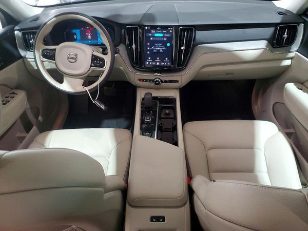 2025 VOLVO XC60 Plus Dark