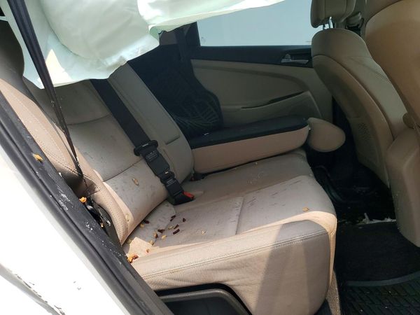 2017 HYUNDAI TUCSON SE (no options)