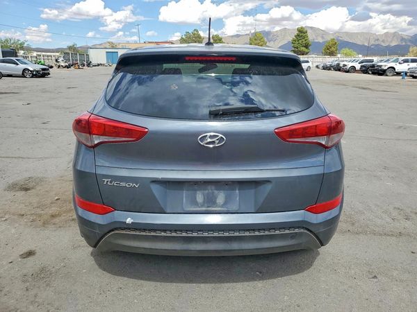 2017 HYUNDAI TUCSON SE (no options)