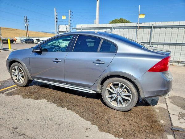 2017 VOLVO S60 CROSS COUNTRY Platinum