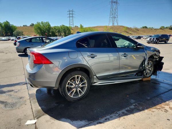 2017 VOLVO S60 CROSS COUNTRY Platinum